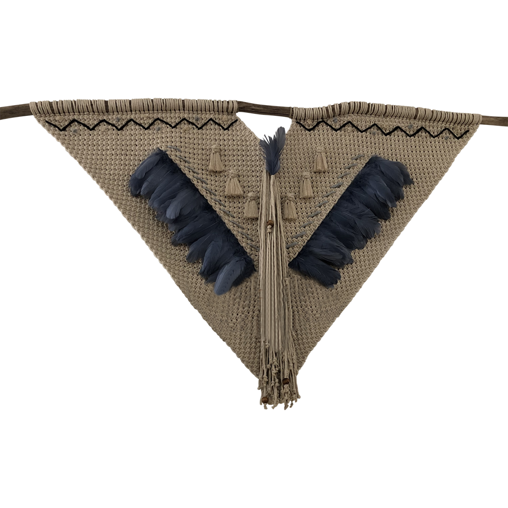 MAYA - TAPIZ DE MACRAMÉ DE ALGODÓN Y PLUMAS DE GANSO