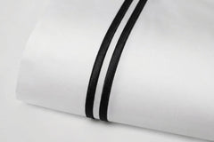 JUEGO DE SÁBANAS CON DOS CORDONES BORDADOS - Negro