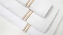 TOALLAS CO.DISEÑO CON 2 CORDONES BORDADOS - Set completo - Beige